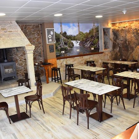 O Cabanel Albergue-Bar Villastose Ngoại thất bức ảnh