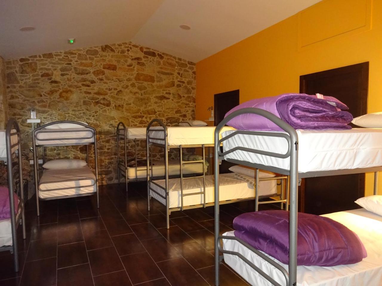 O Cabanel Albergue-Bar Villastose Ngoại thất bức ảnh